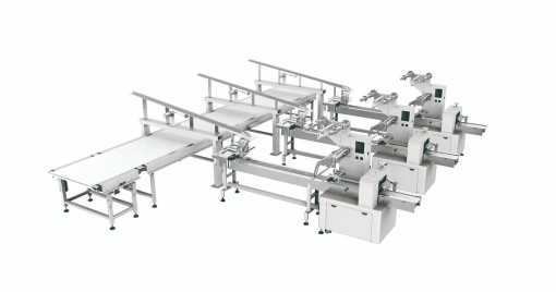 Packing machine with automatic feeding conveyor